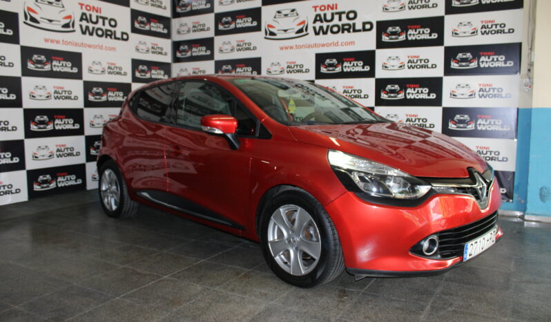 
								Renault Clio full									