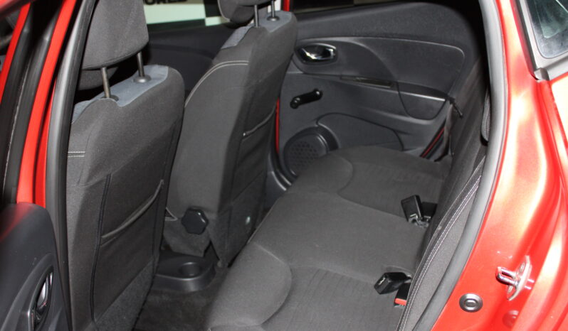 
								Renault Clio full									