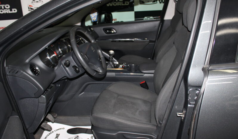 
								Peugeot 3008 full									