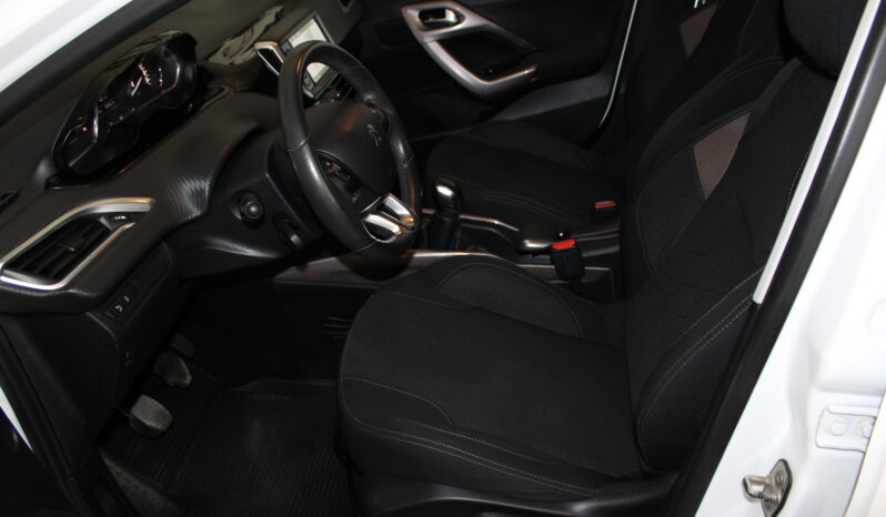 
								PEUGEOT 2008 full									