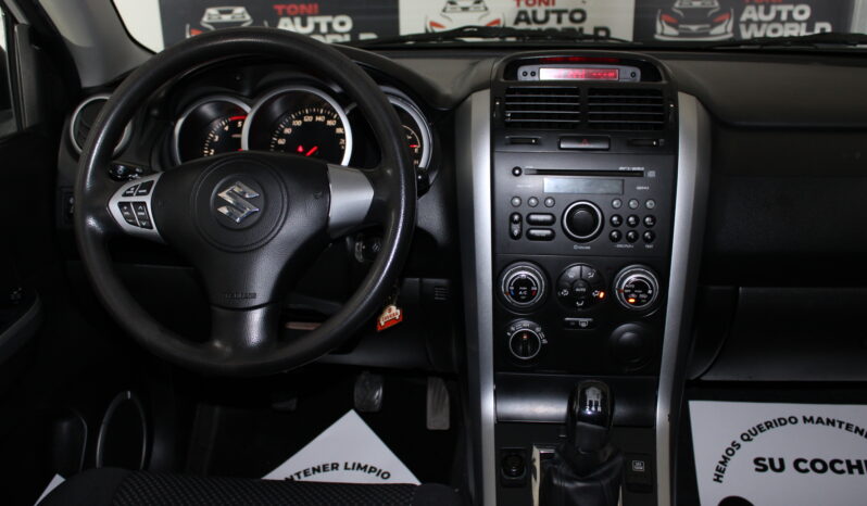 
								Suzuki Gran Vitara full									