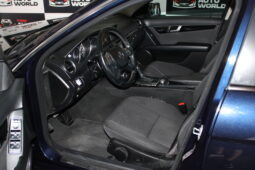 
										Mercedes-Benz Clase C full									