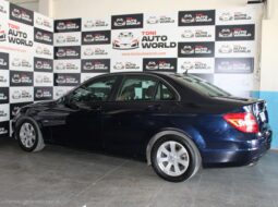 
										Mercedes-Benz Clase C full									