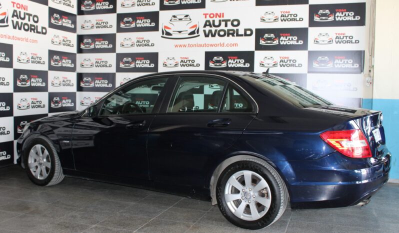 
								Mercedes-Benz Clase C full									